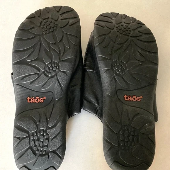 TAOS Gift 2 Black Leather Sandal Size 10 Like New - Picture 7 of 8